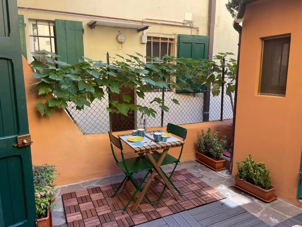 Bella Bologna Bed & Breakfast İtalya